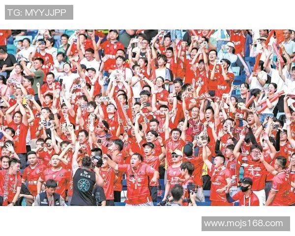 杭州迎来足球明星助阵本地赛事引发球迷热烈关注