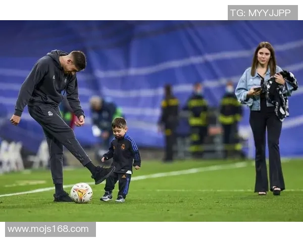 中国足球明星分享他们对足球的热爱与人生哲学
