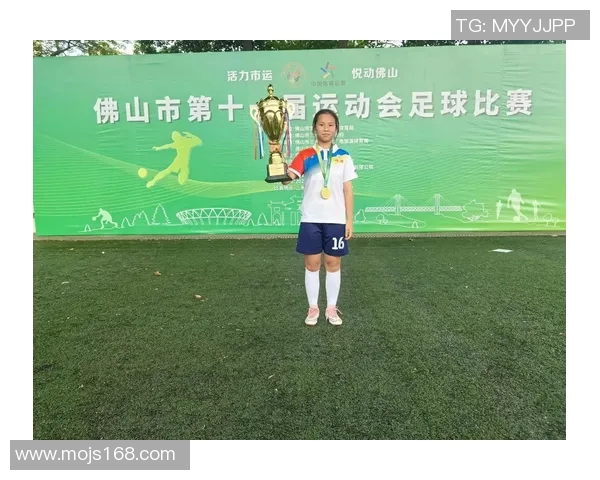 在绿茵场上追逐梦想的少年们如何挑选足球明星的故事