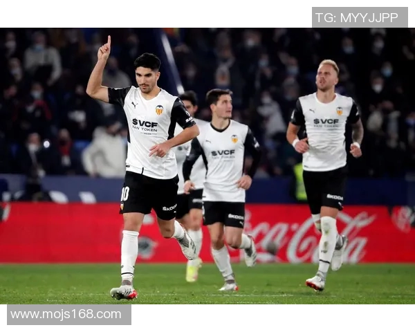 巴伦西亚足球明星的传奇故事与辉煌成就揭秘